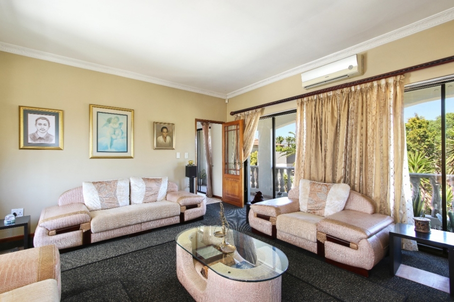 To Let 6 Bedroom Property for Rent in Sunset Beach Western Cape